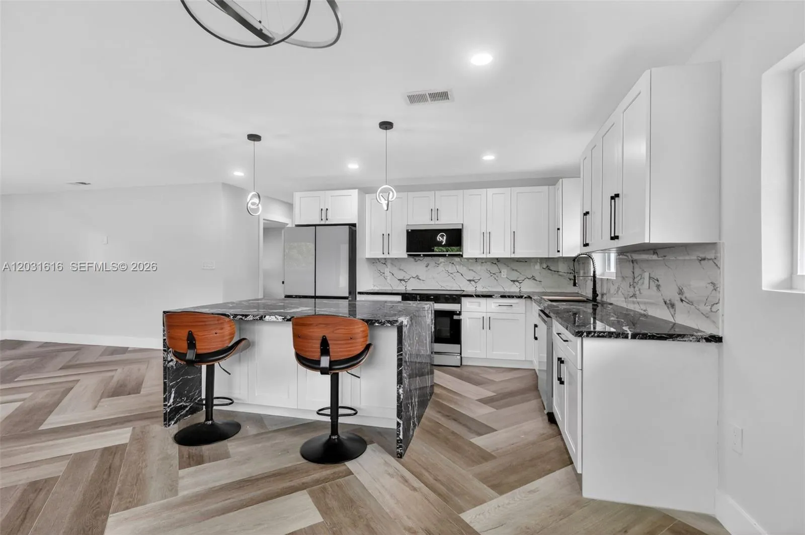 1695 NE 160th St, North Miami Beach FL 33162