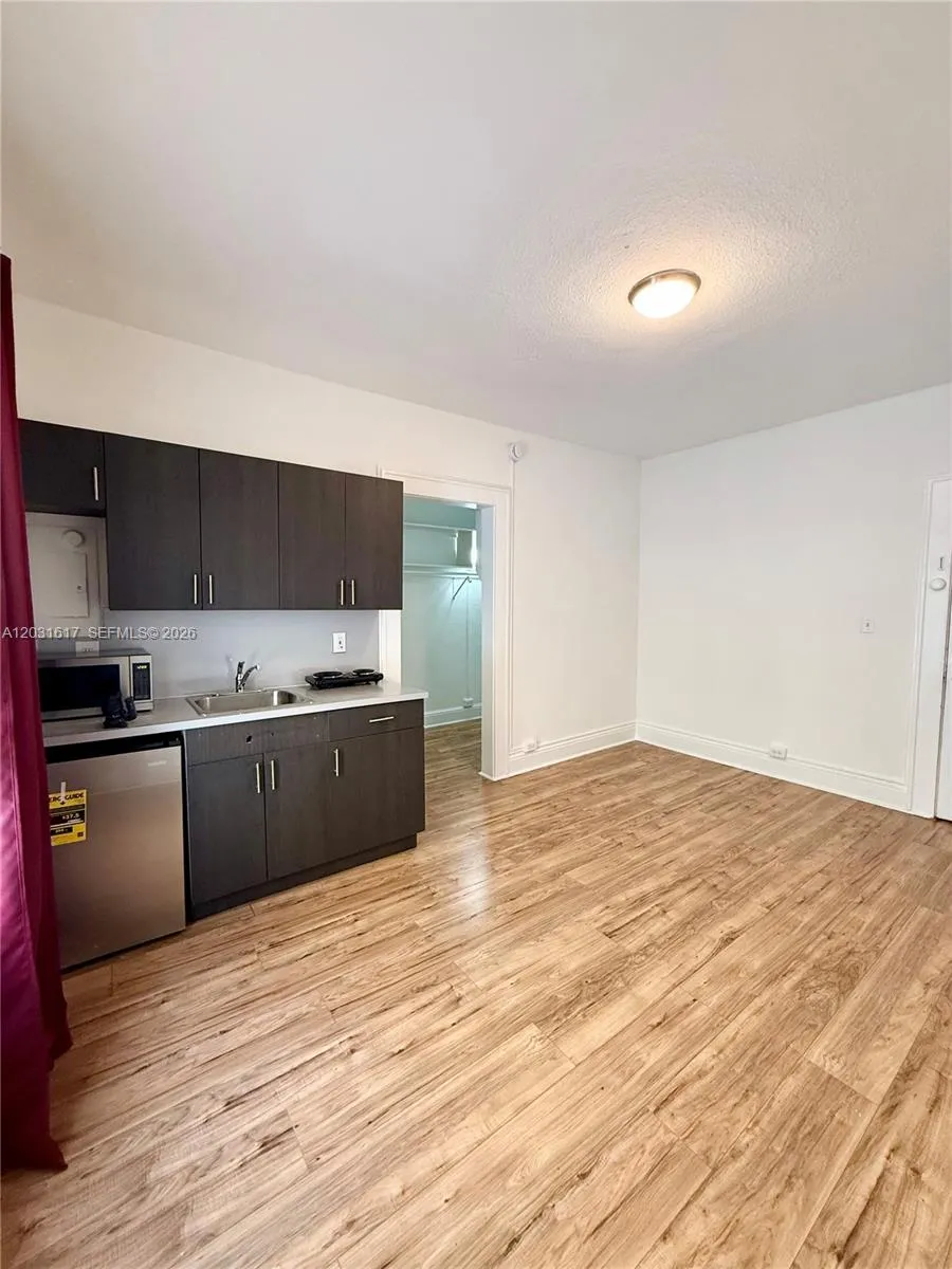 126 Mendoza Ave # 2A, Coral Gables FL 33134