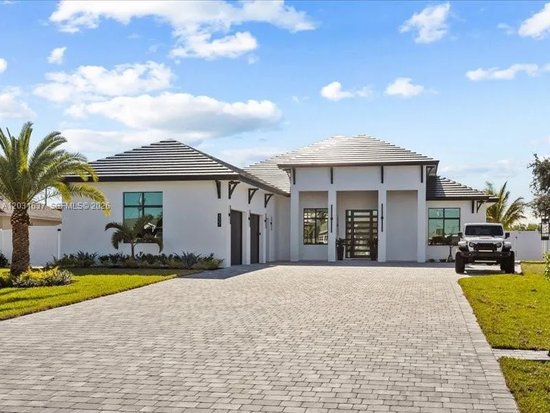 337 SW Kestor Dr, Port St. Lucie FL 34953