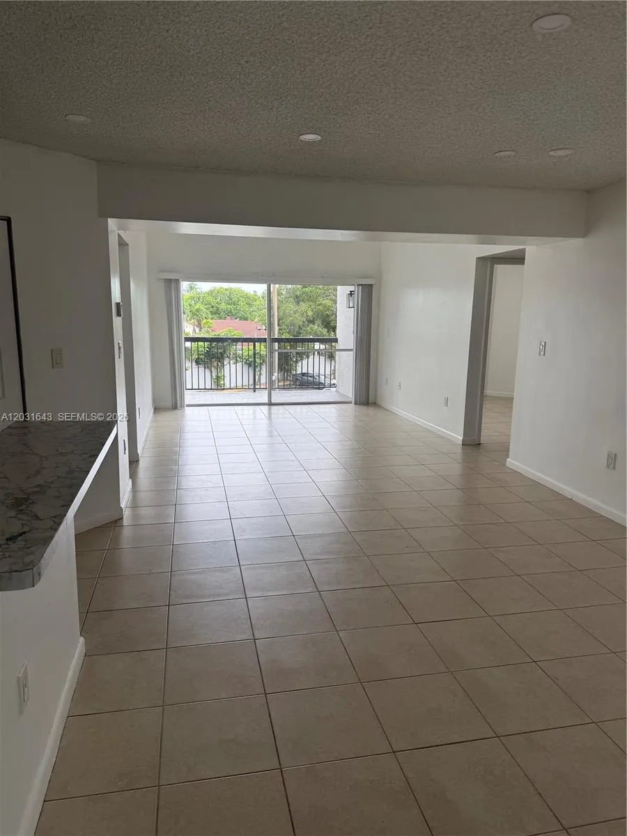 6276 NW 186th St # 311, Hialeah FL 33015