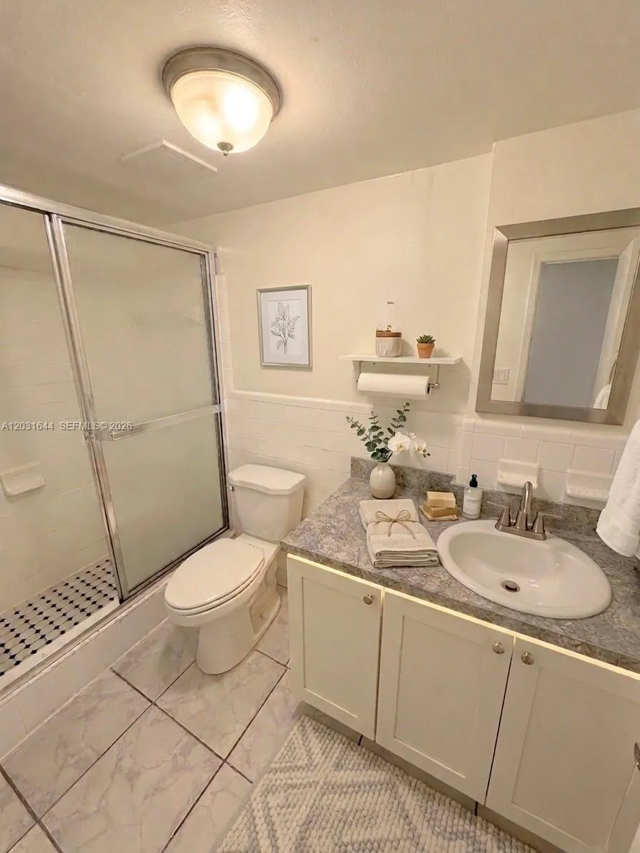 2745 W Okeechobee Rd # 5, Hialeah FL 33010