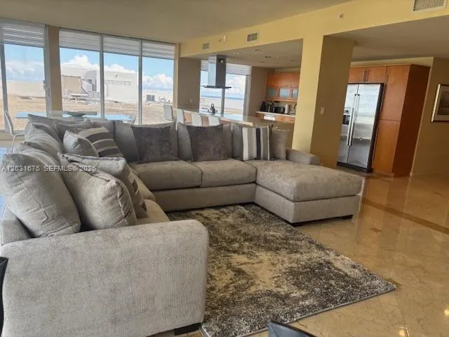 100 Lincoln Rd, Miami Beach FL 33139