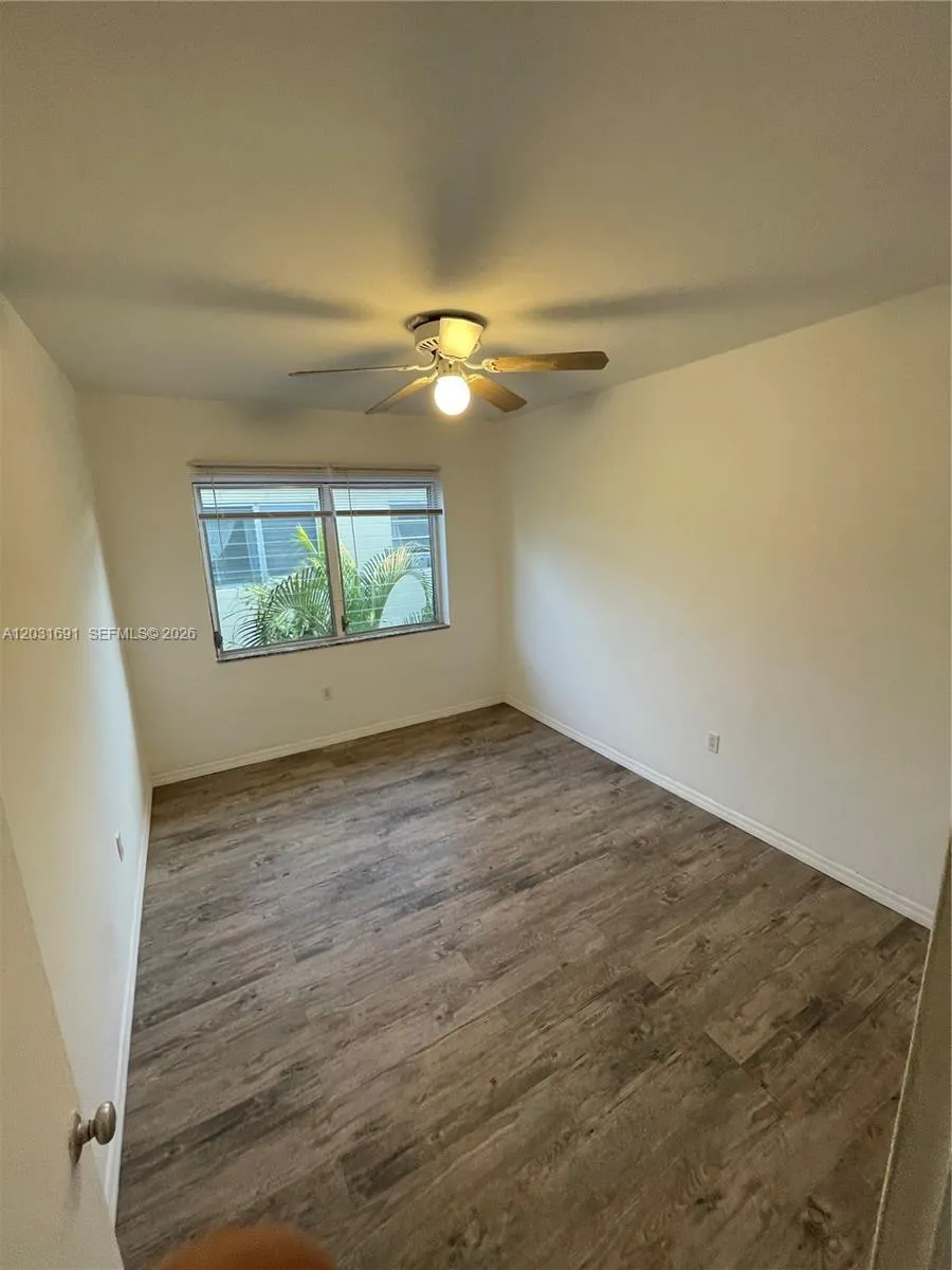 4740 Pine Tree Dr # 25, Miami Beach FL 33140