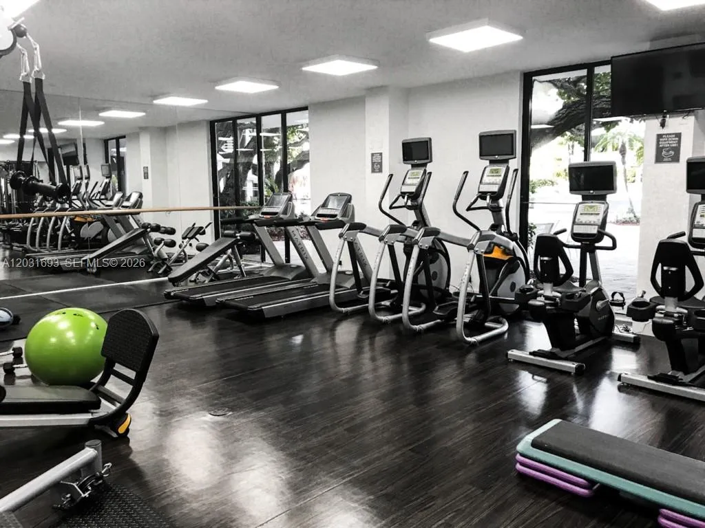 3300 NE 192nd St, Aventura FL 33180