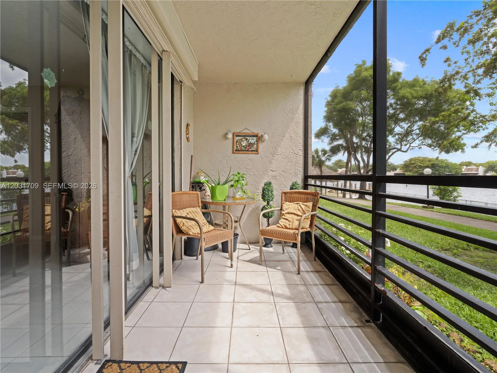 901 Colony Point Cir # 112, Pembroke Pines FL 33026