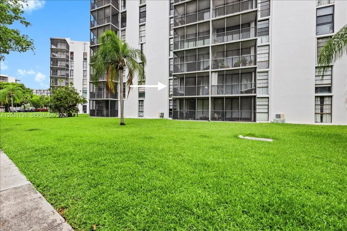 3101 N Country Club Dr # 209, Aventura FL 33180