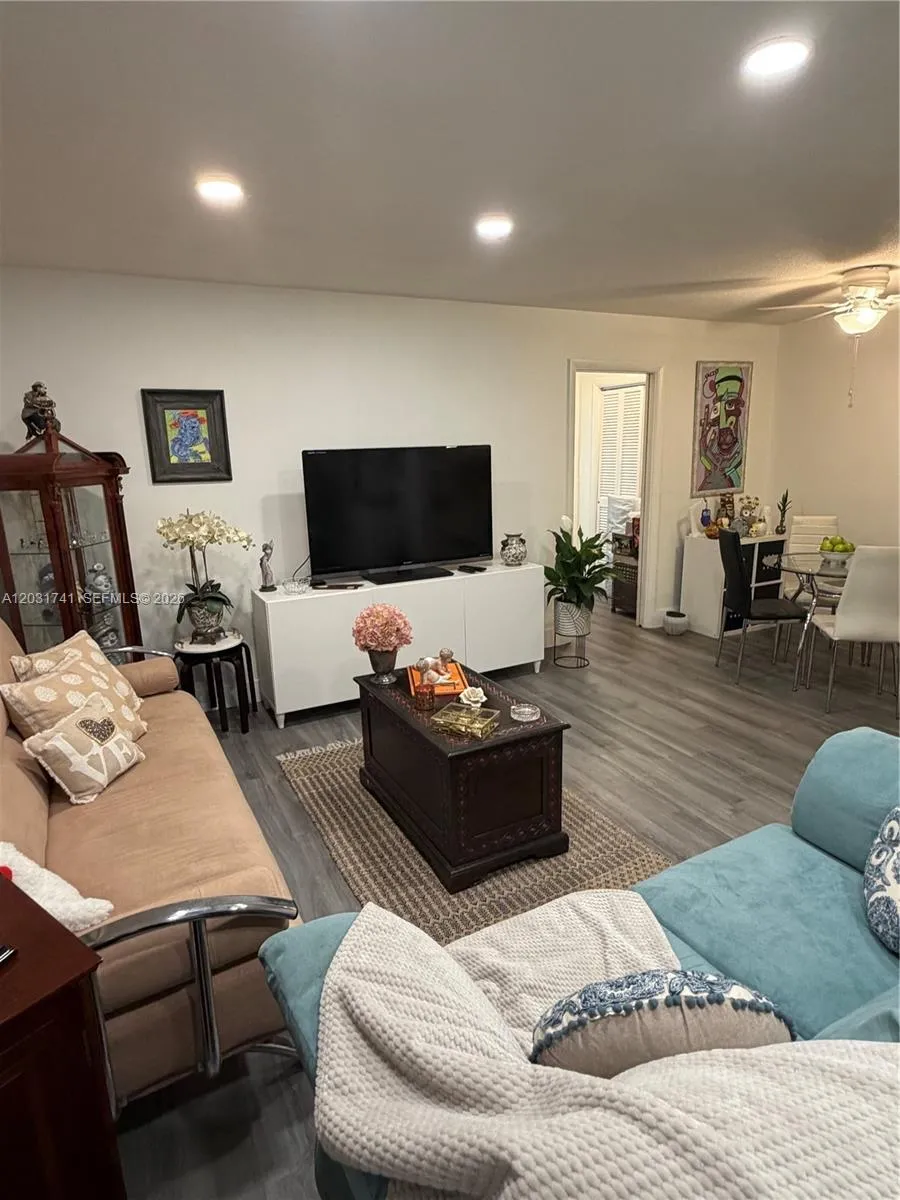 3500 Harrison # 4, Hollywood FL 33021