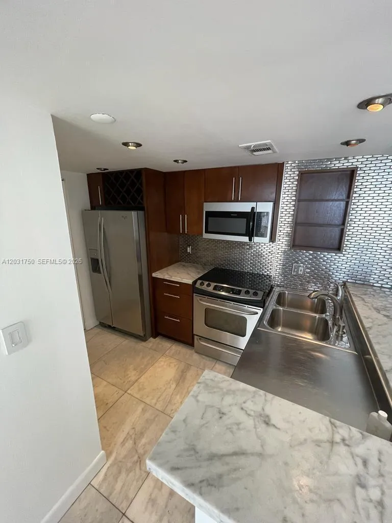 770 Claughton Island Dr # 1504, Miami FL 33131