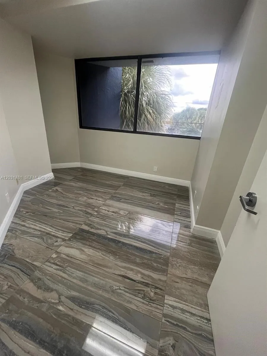 6101 W Atlantic Blvd # 208, Margate FL 33063