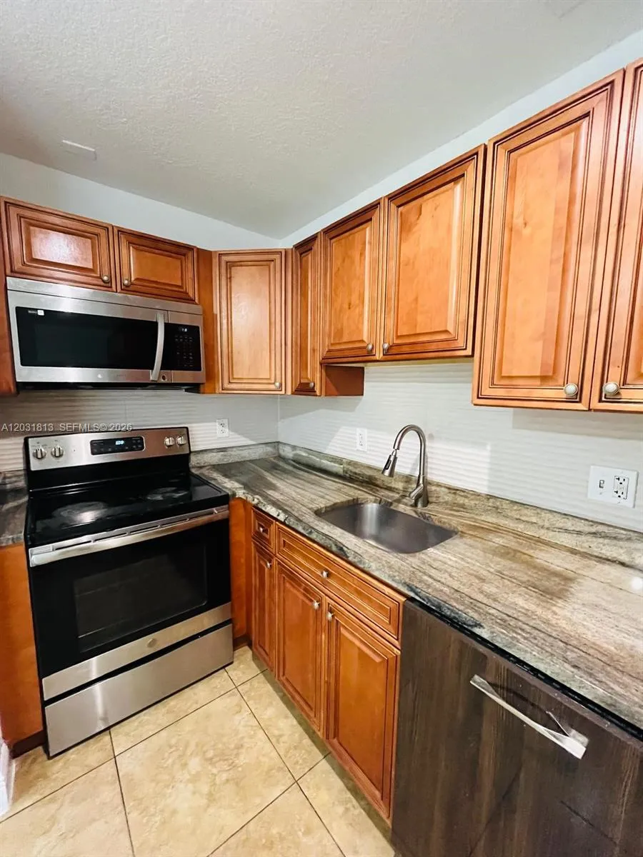 7701 SW 10th Ct # 1A, North Lauderdale FL 33068