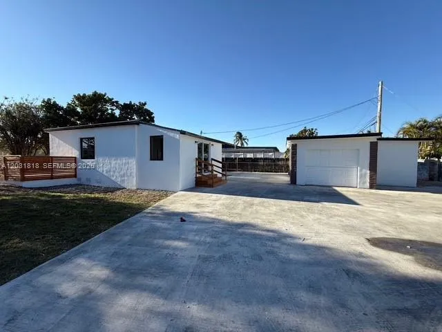 1800 SW 75th Ave Rd, Miami FL 33155