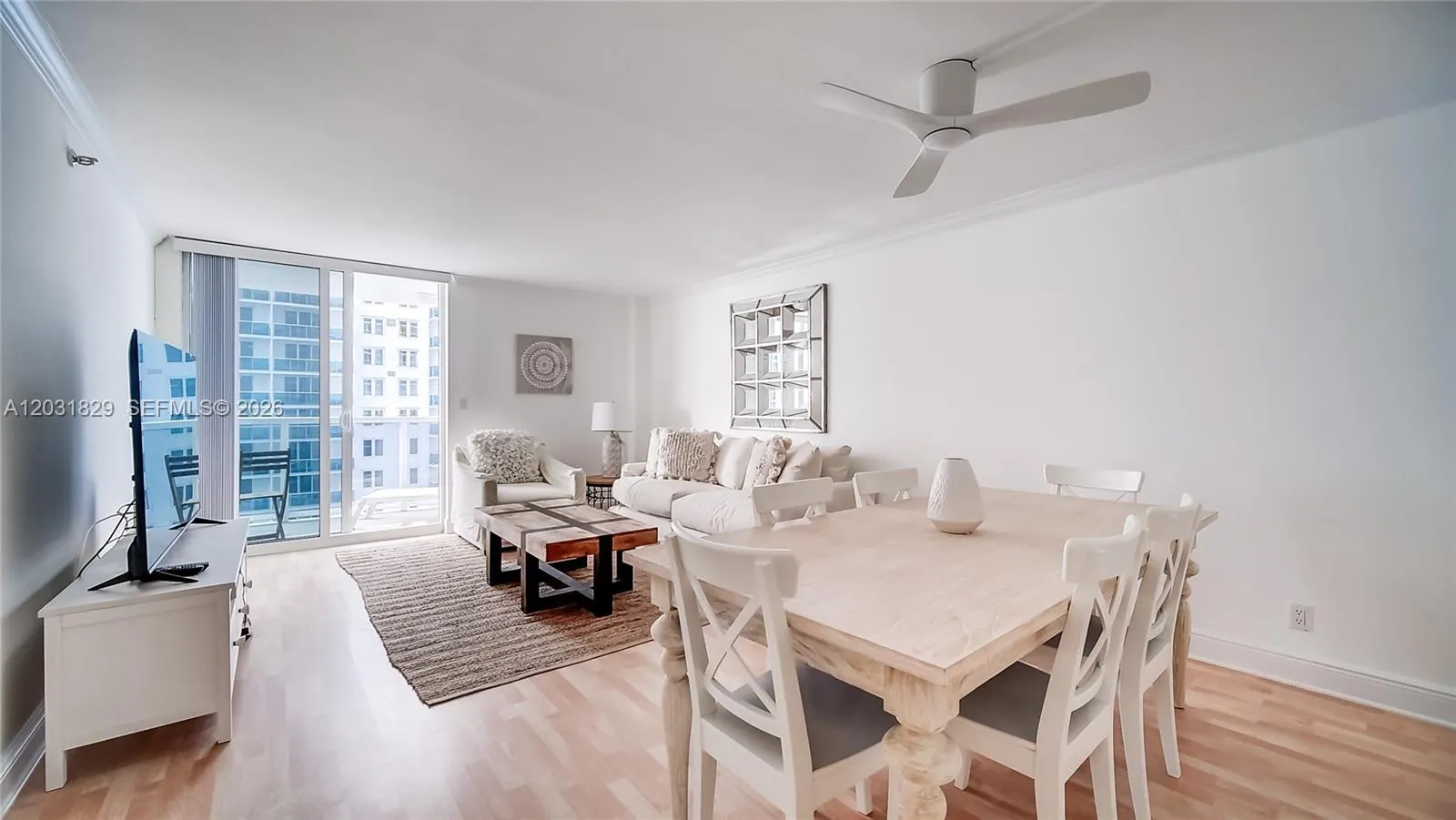2401 Collins Ave # 904, Miami Beach FL 33140