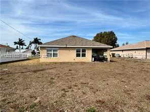 3815 SW 11th Pl, Cape Coral FL 33914