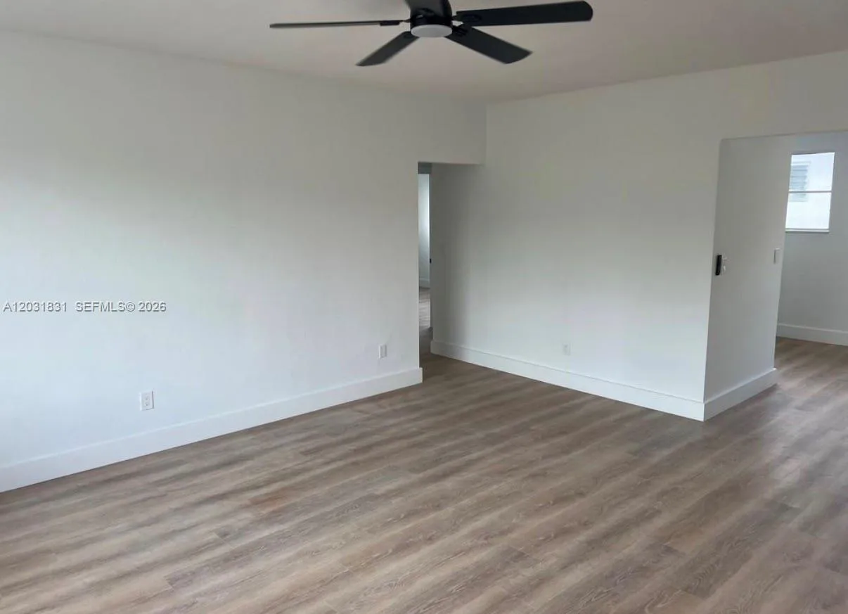 7730 Byron Ave # 4, Miami Beach FL 33141