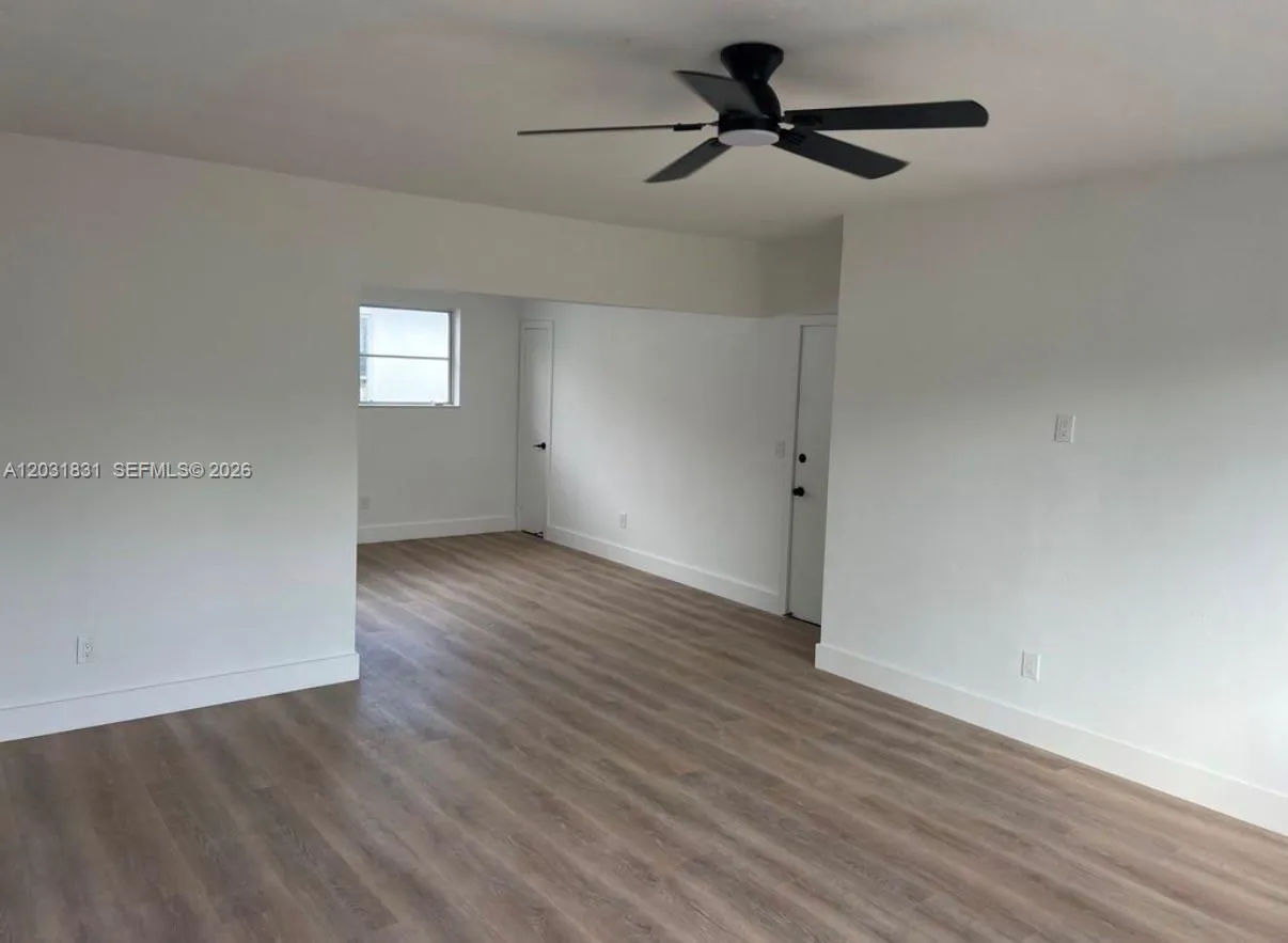 7730 Byron Ave # 4, Miami Beach FL 33141