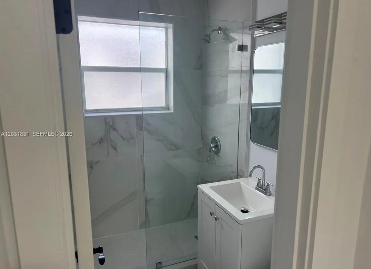7730 Byron Ave # 4, Miami Beach FL 33141