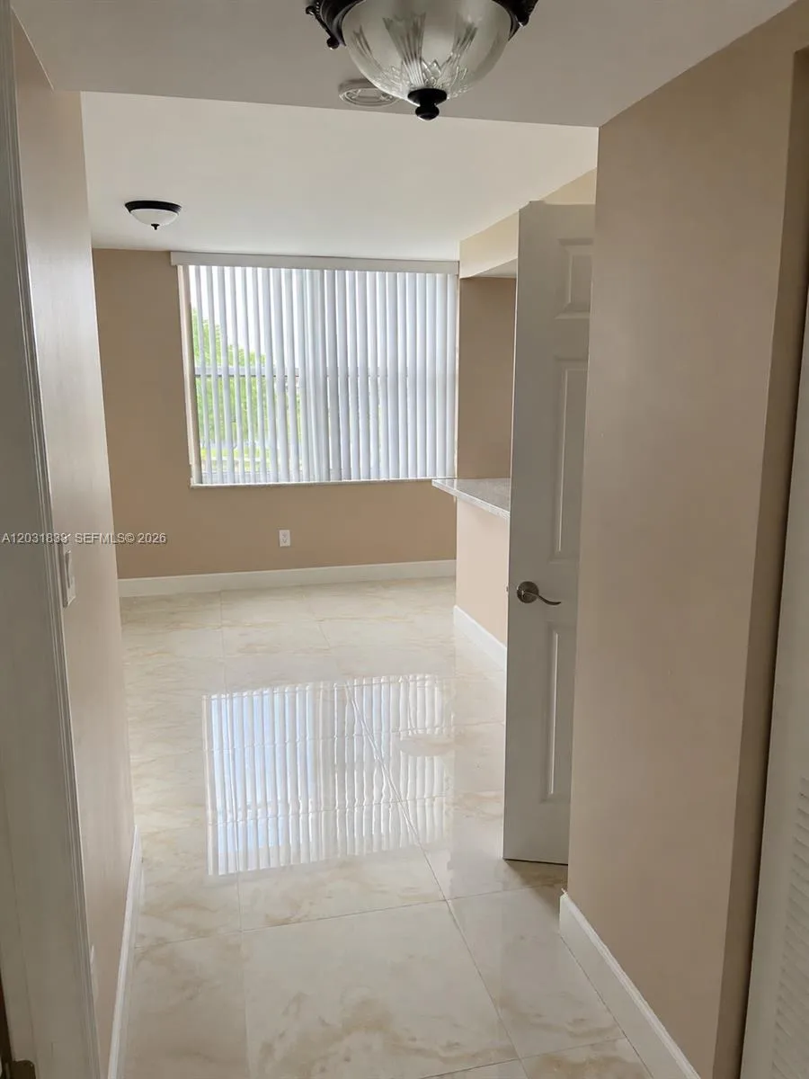 9420 Tangerine Pl # 401, Davie FL 33324