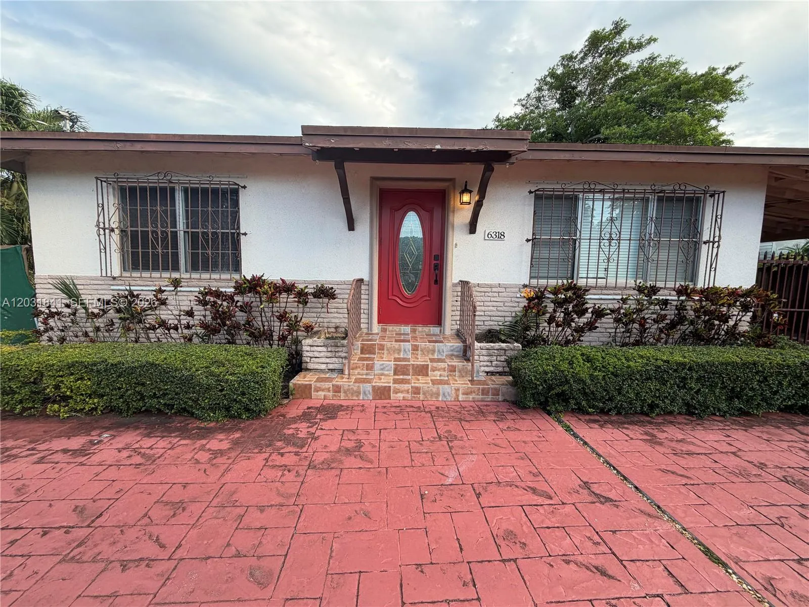 6318 SW 27th St, Miami FL 33155