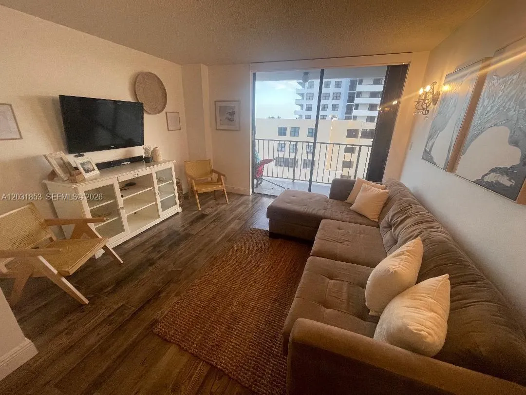 2625 Collins Ave # 502, Miami Beach FL 33140
