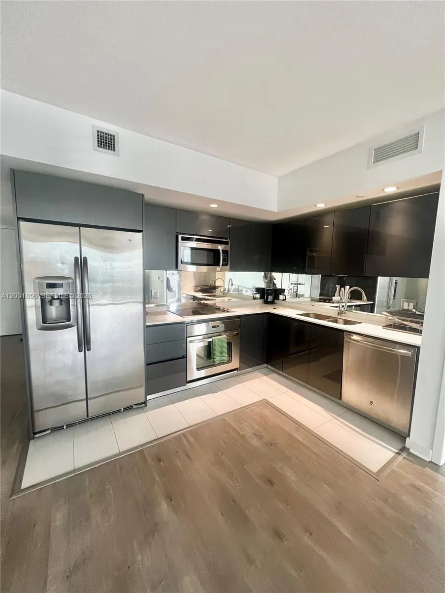 31 SE 6th St # 2307, Miami FL 33131