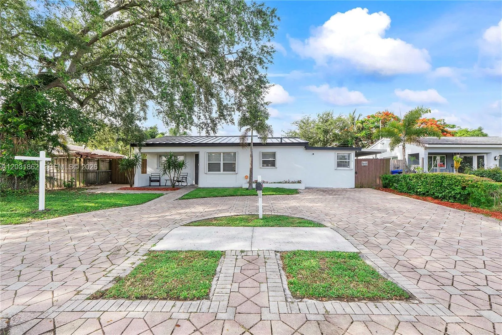 6810 Douglas St, Hollywood FL 33024