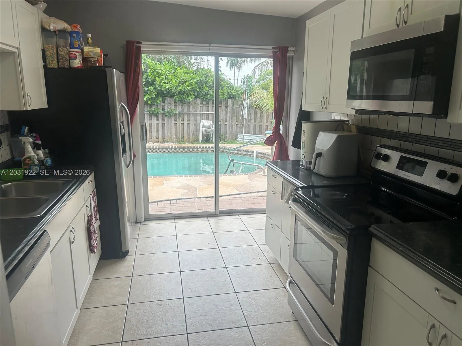 5808 NW 20th St, Margate FL 33063