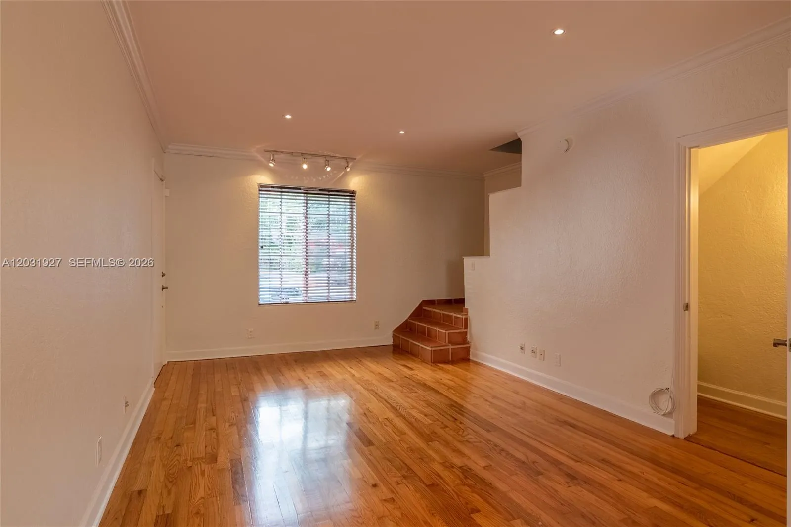 15 Madeira Ave # 9, Coral Gables FL 33134