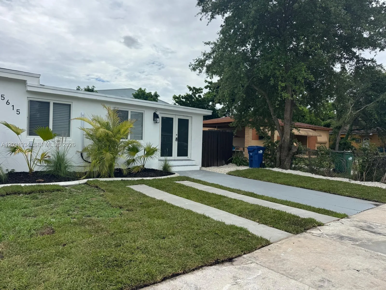 15615 NE 5th Ct # A, Miami FL 33162