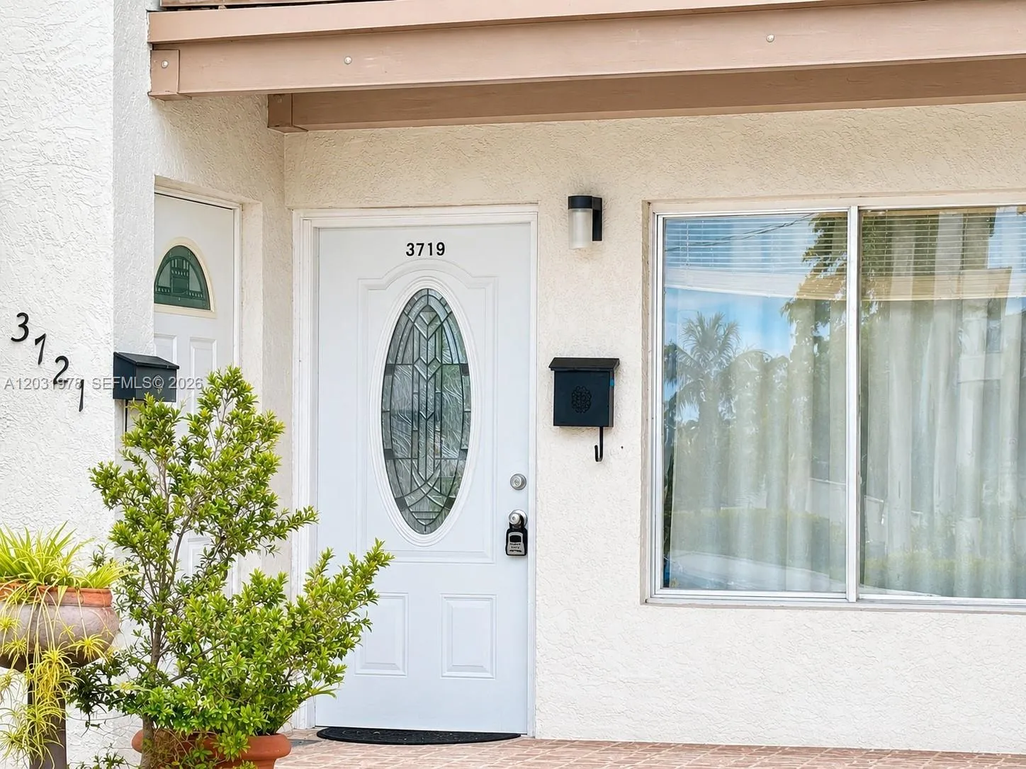 3719 Riverside Dr, Coral Springs FL 33065