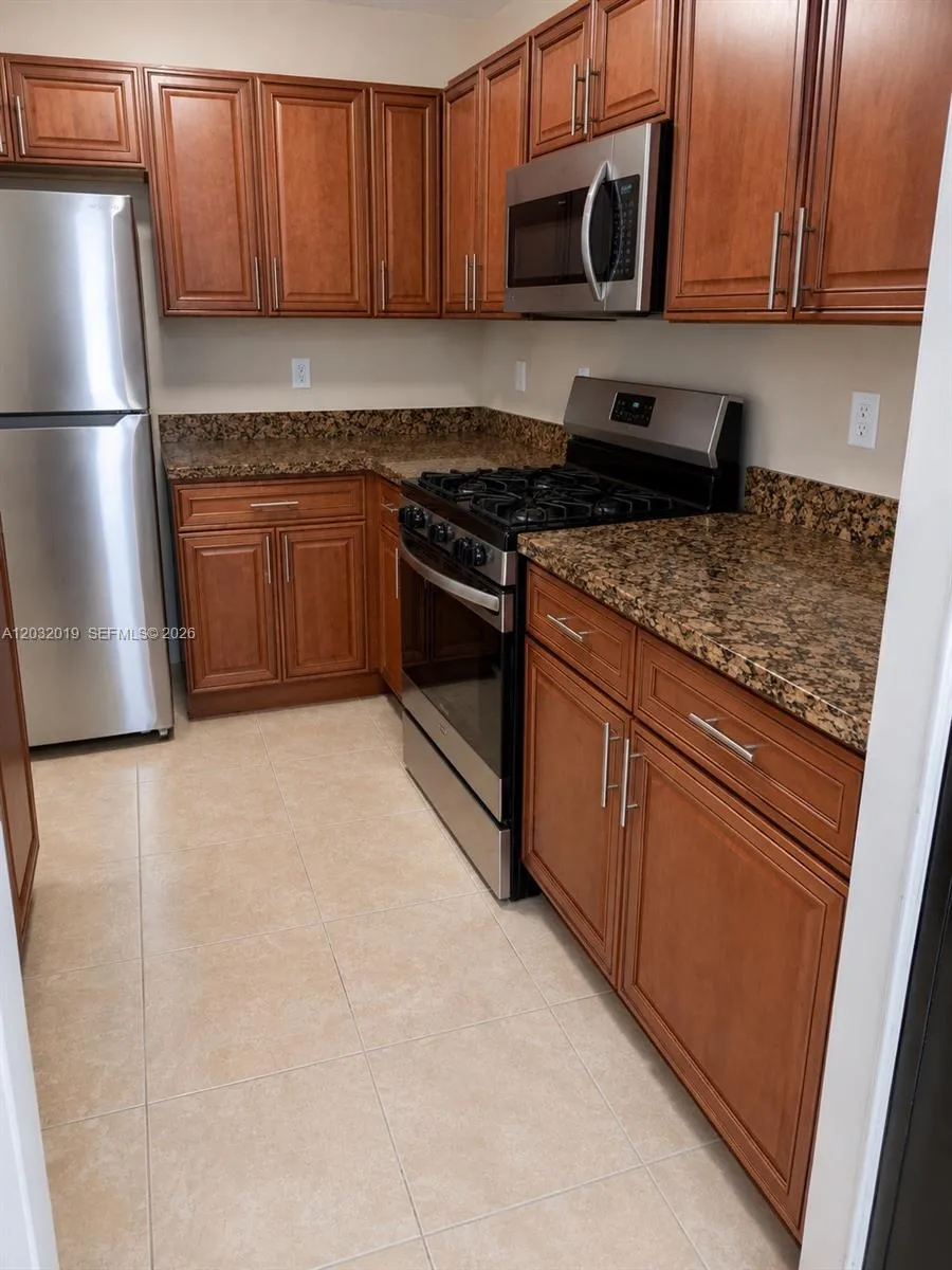 1990 NW 4th Ct # 1, Miami FL 33136