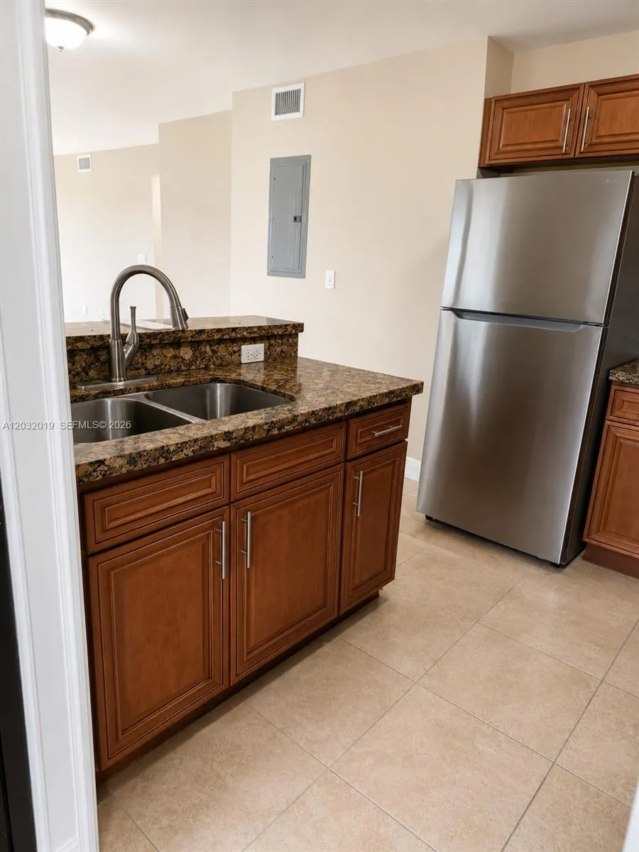 1990 NW 4th Ct # 1, Miami FL 33136