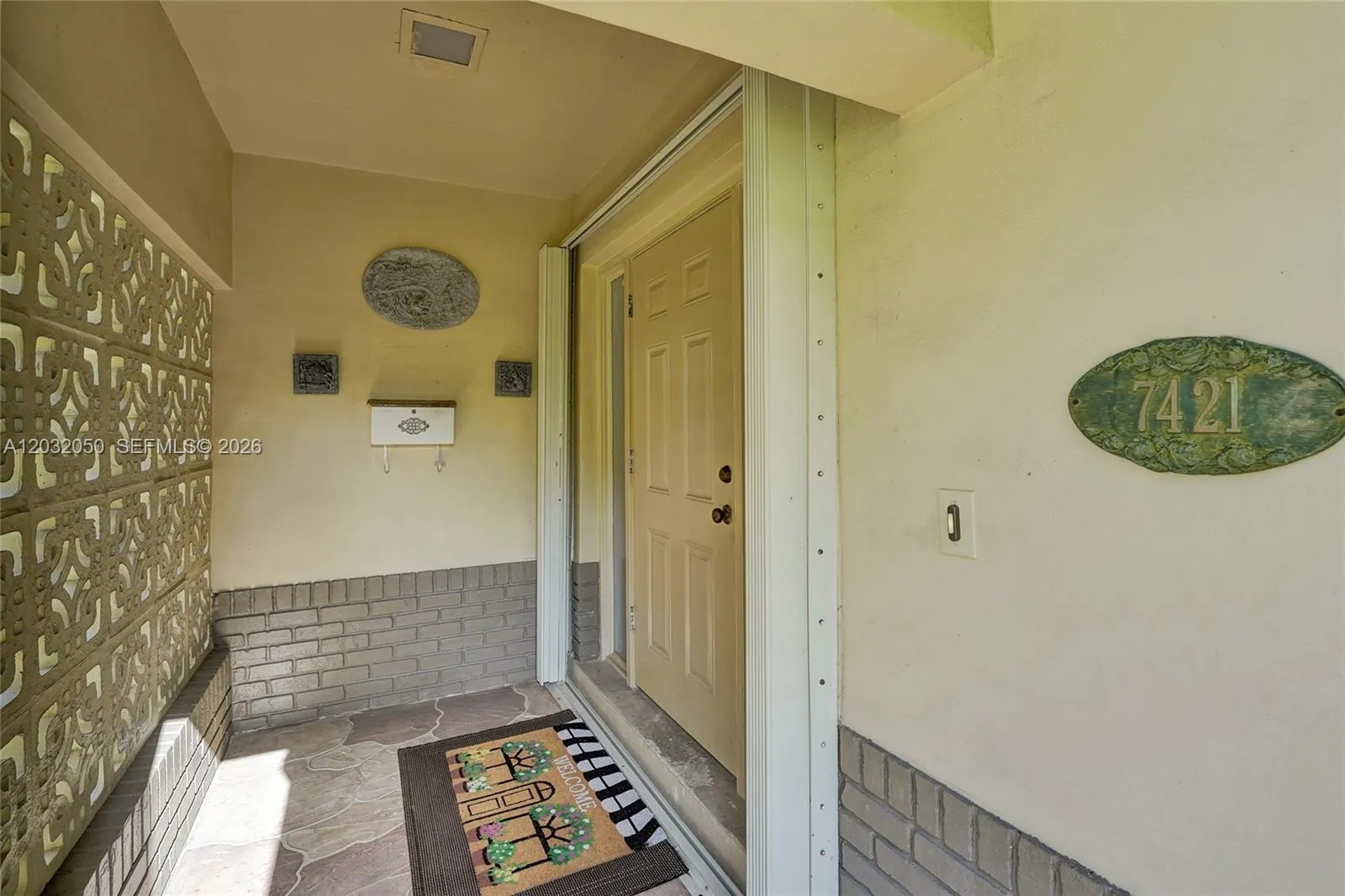 7421 NW 8th Ct, Plantation FL 33317