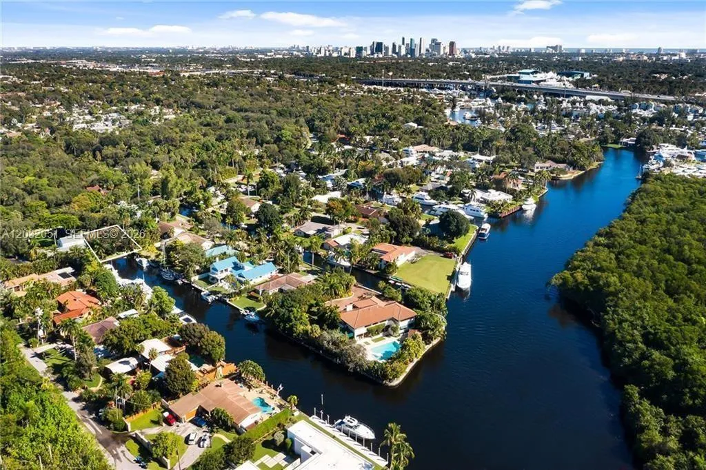 2810 Riverland Rd, Fort Lauderdale FL 33312