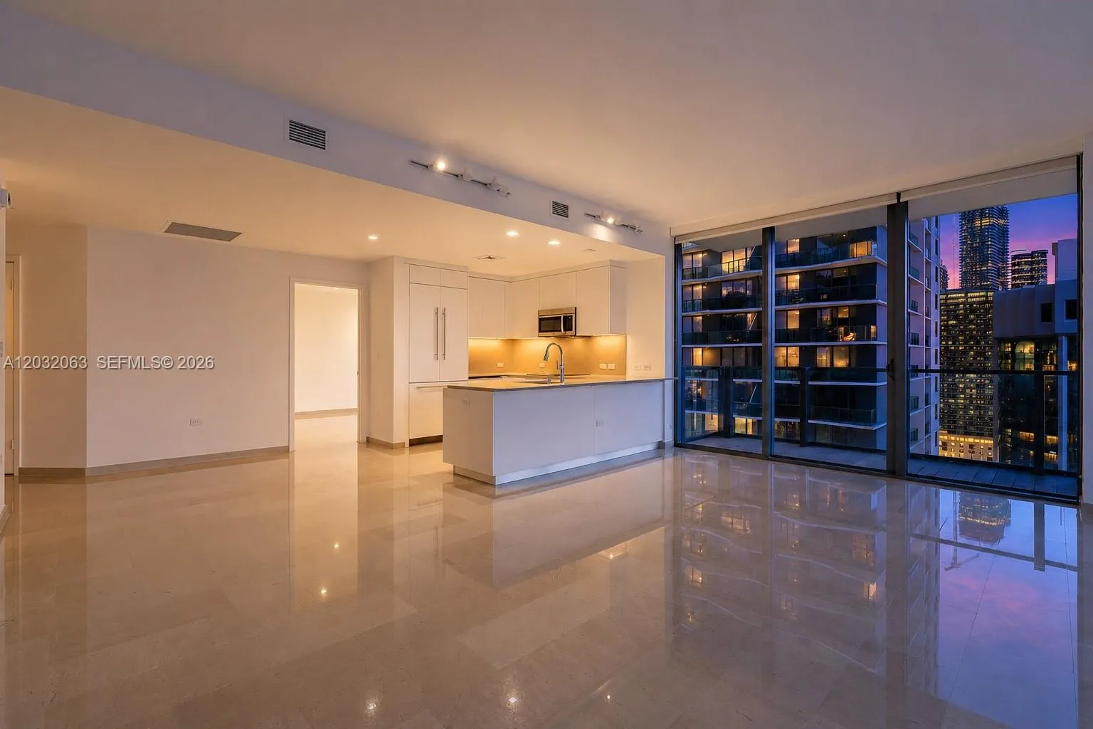 88 SW 7th St # 2302, Miami FL 33130