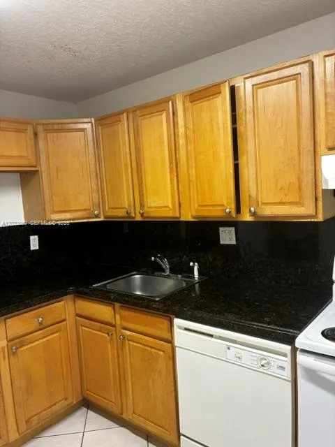 7831 N Colony Cir N # 201, Tamarac FL 33321