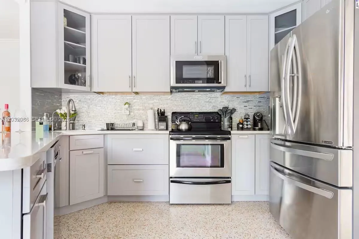 1736 NE 17th St, Fort Lauderdale FL 33305