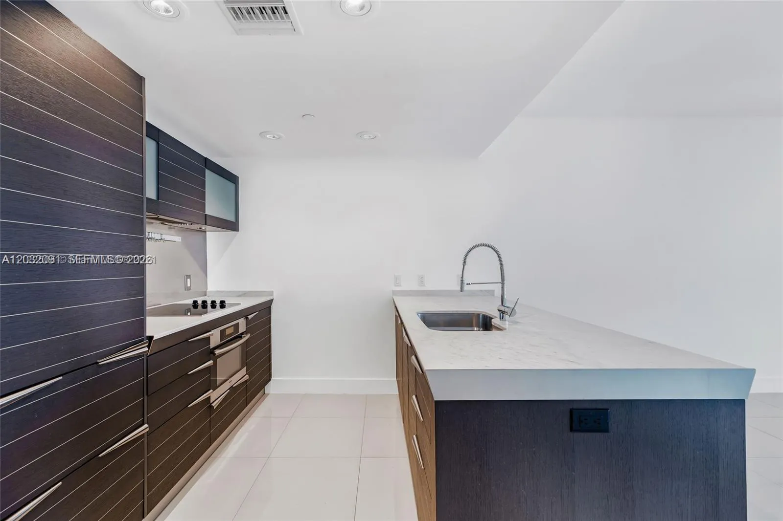 200 Biscayne Boulevard Way # 3713, Miami FL 33131