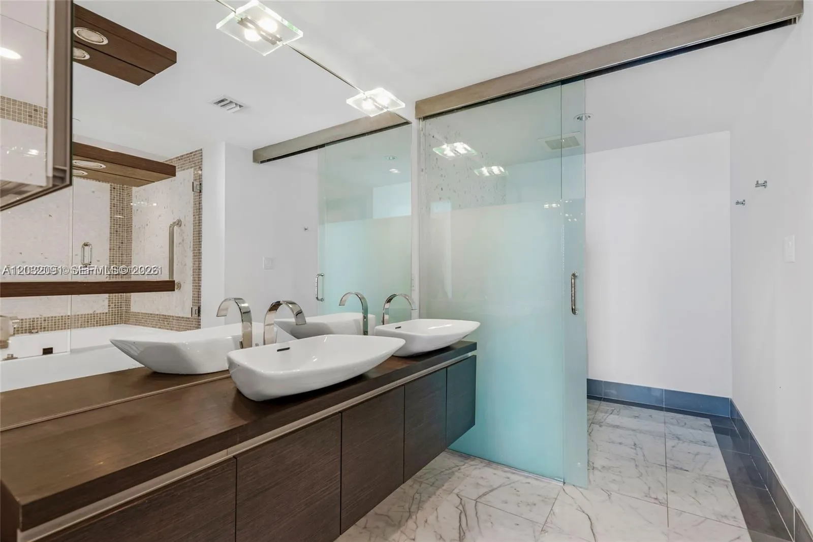 200 Biscayne Boulevard Way # 3713, Miami FL 33131