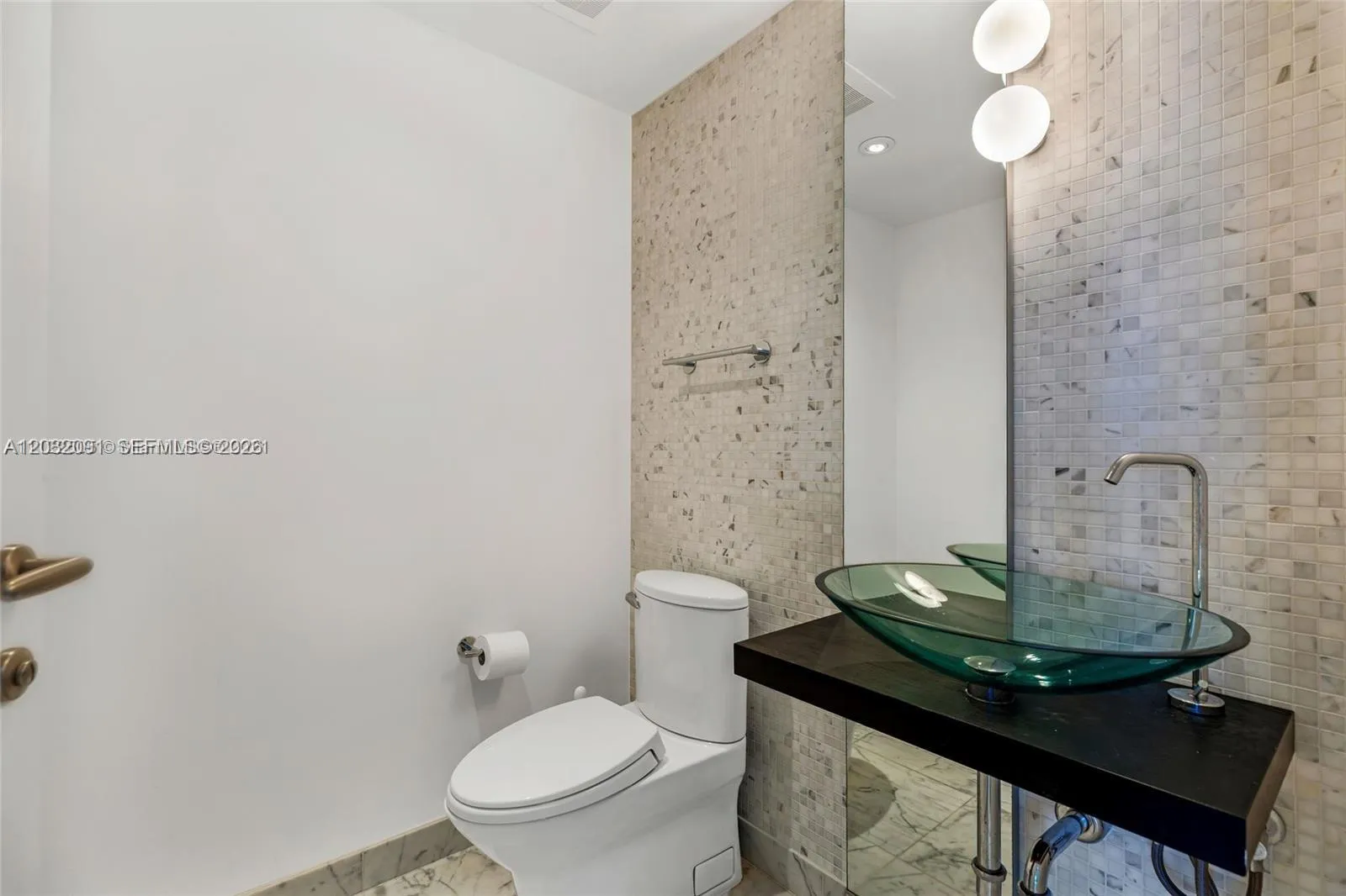 200 Biscayne Boulevard Way # 3713, Miami FL 33131
