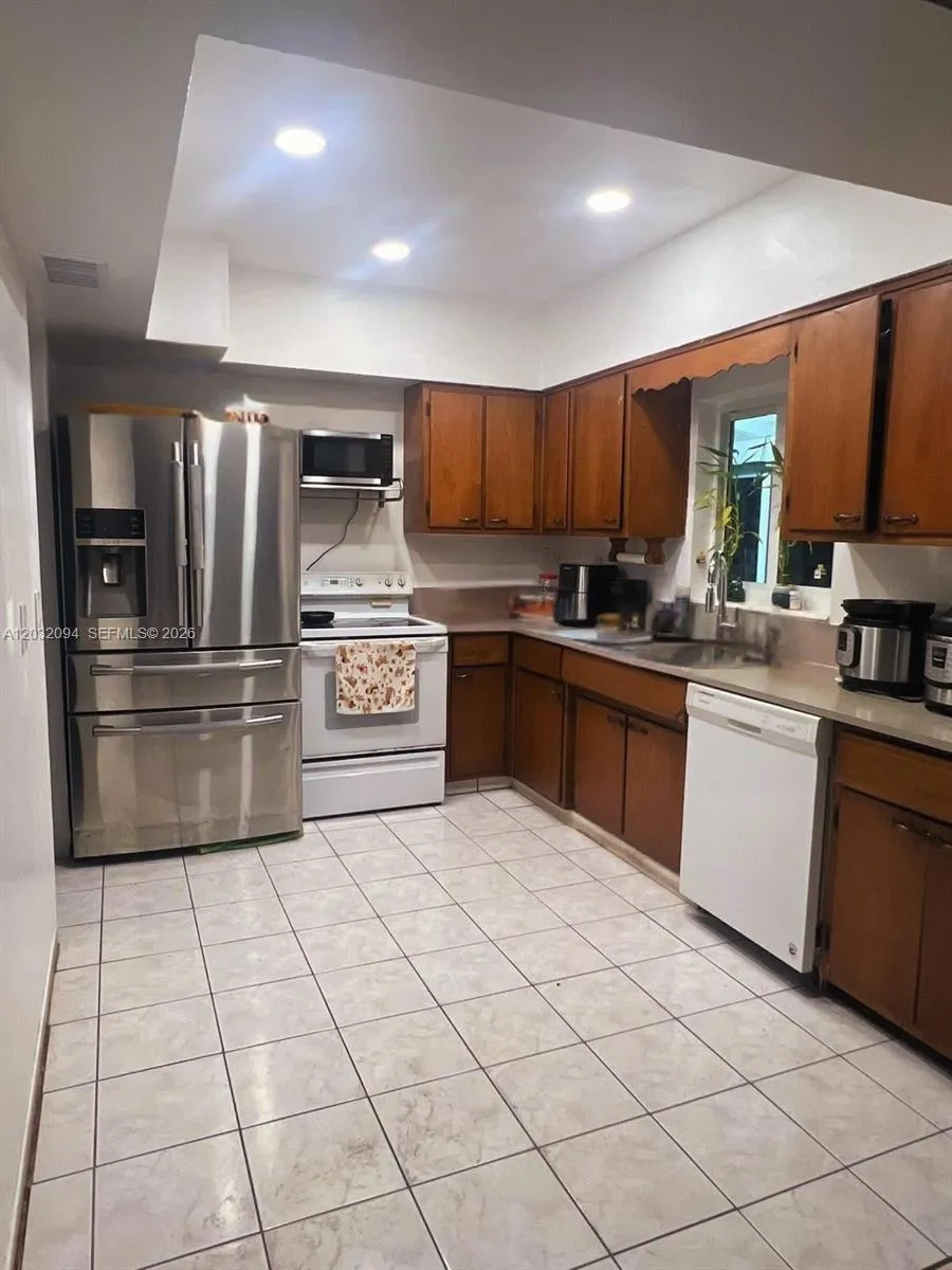 6492 SW 25th St, Miramar FL 33023