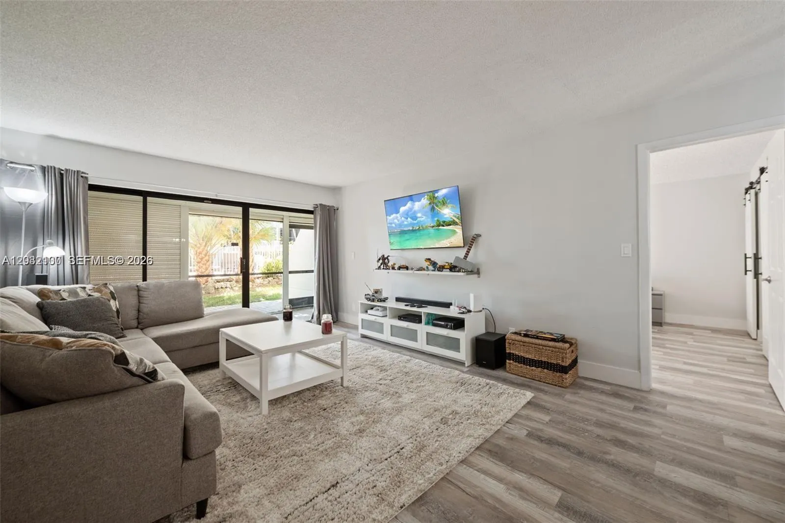 301 Racquet Club Rd # 104, Weston FL 33326