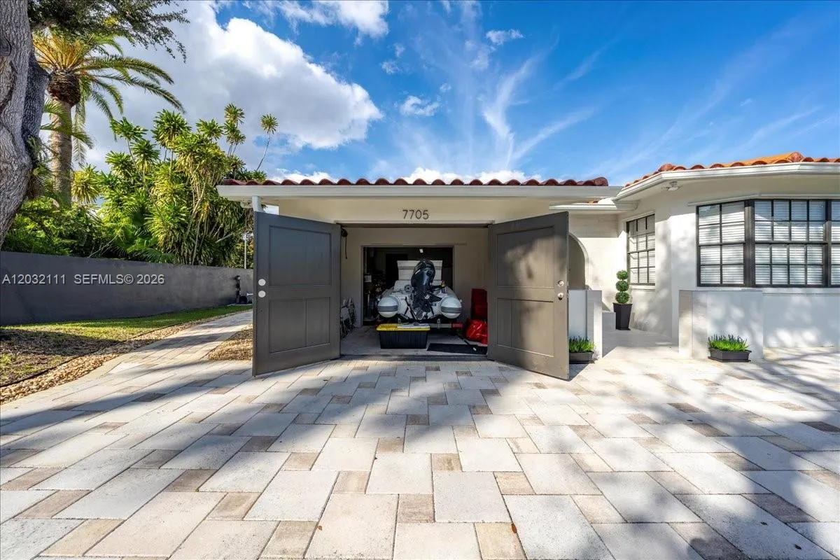 7705 SW 66th St # 0, Miami FL 33143