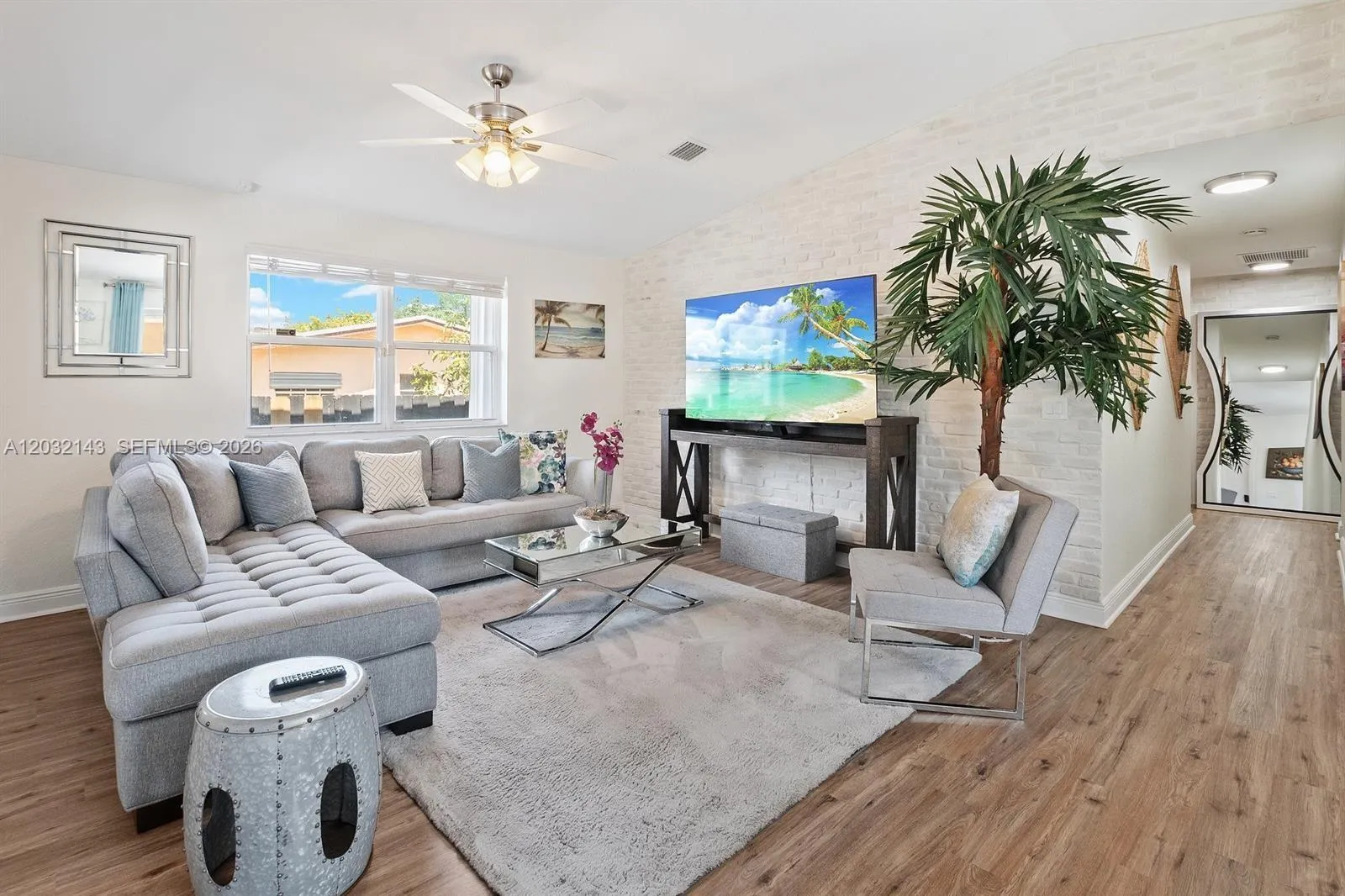 4276 SW 56th Ave, Davie FL 33314