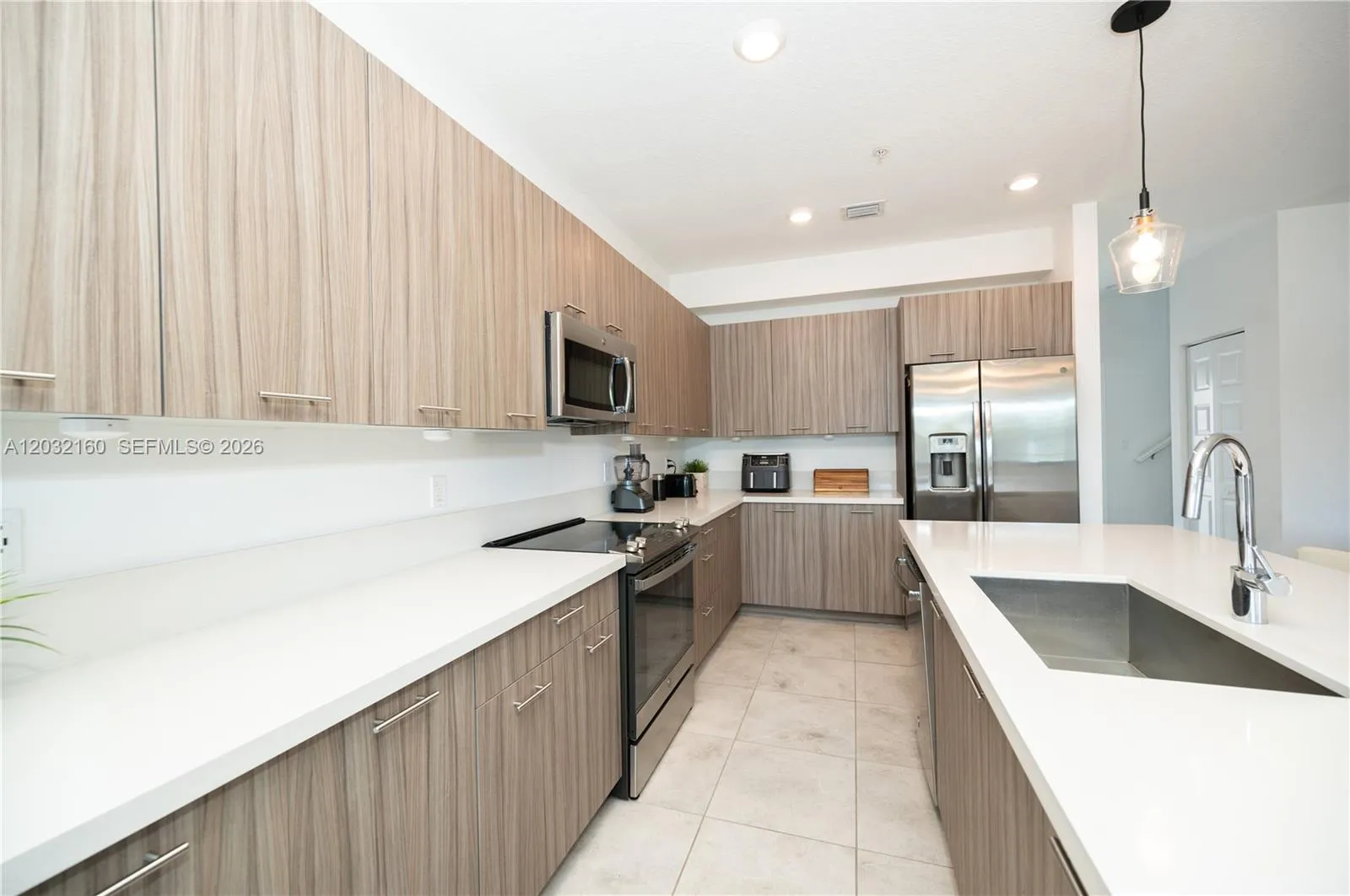 4640 NW 84th Ave # 12, Doral FL 33166