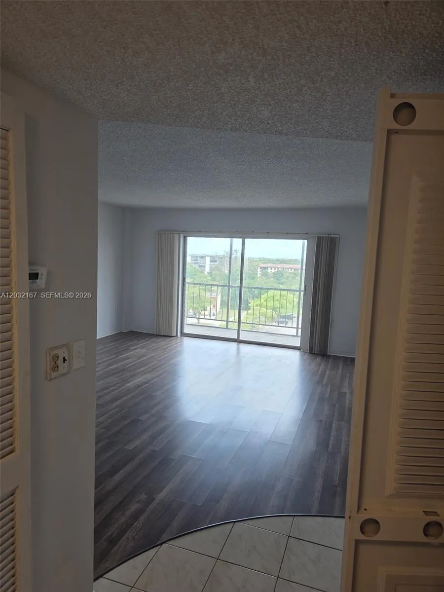 4174 Inverrary Dr # 805, Lauderhill FL 33319