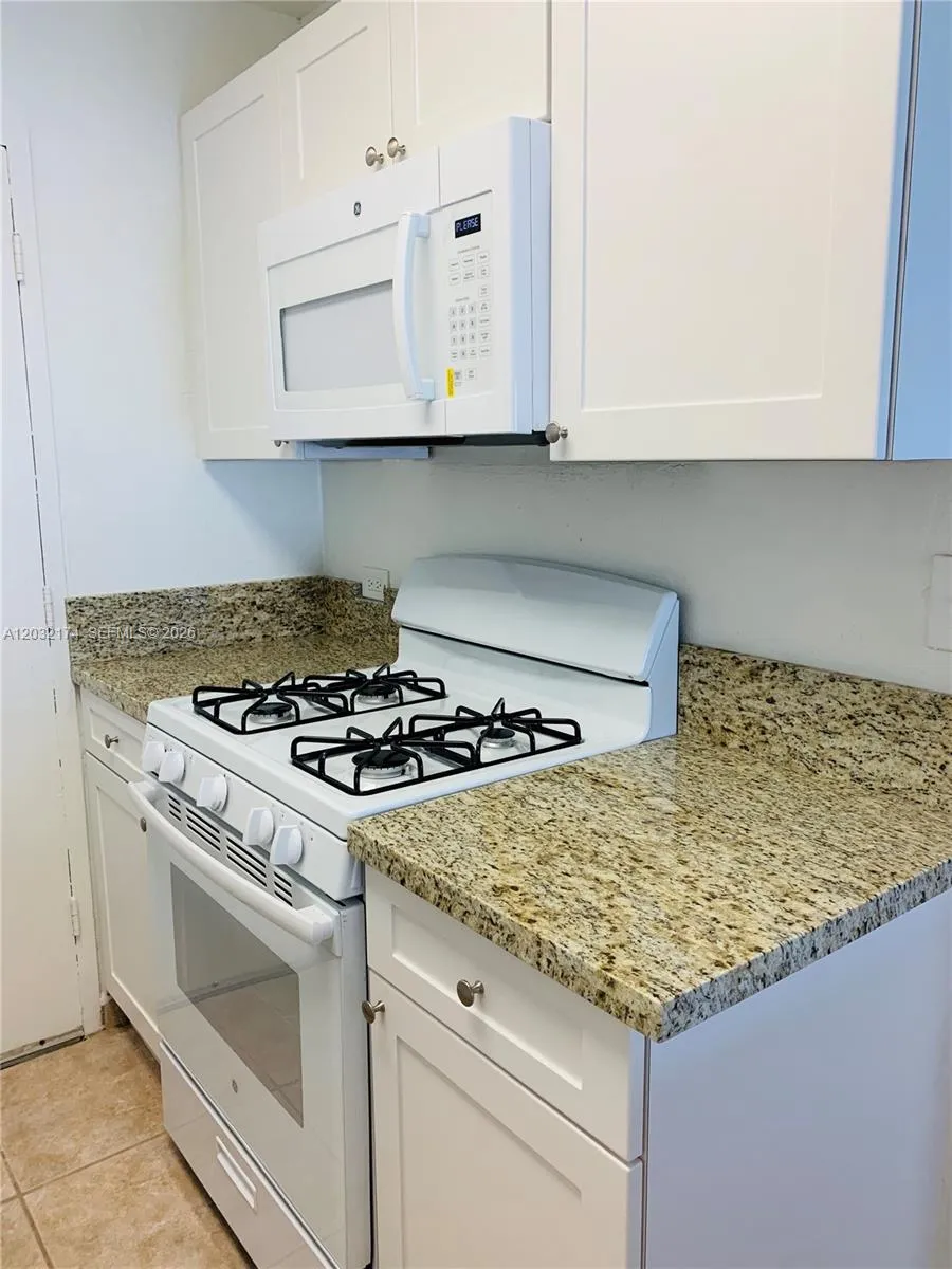 6900 N Kendall Dr # A304, Pinecrest FL 33156