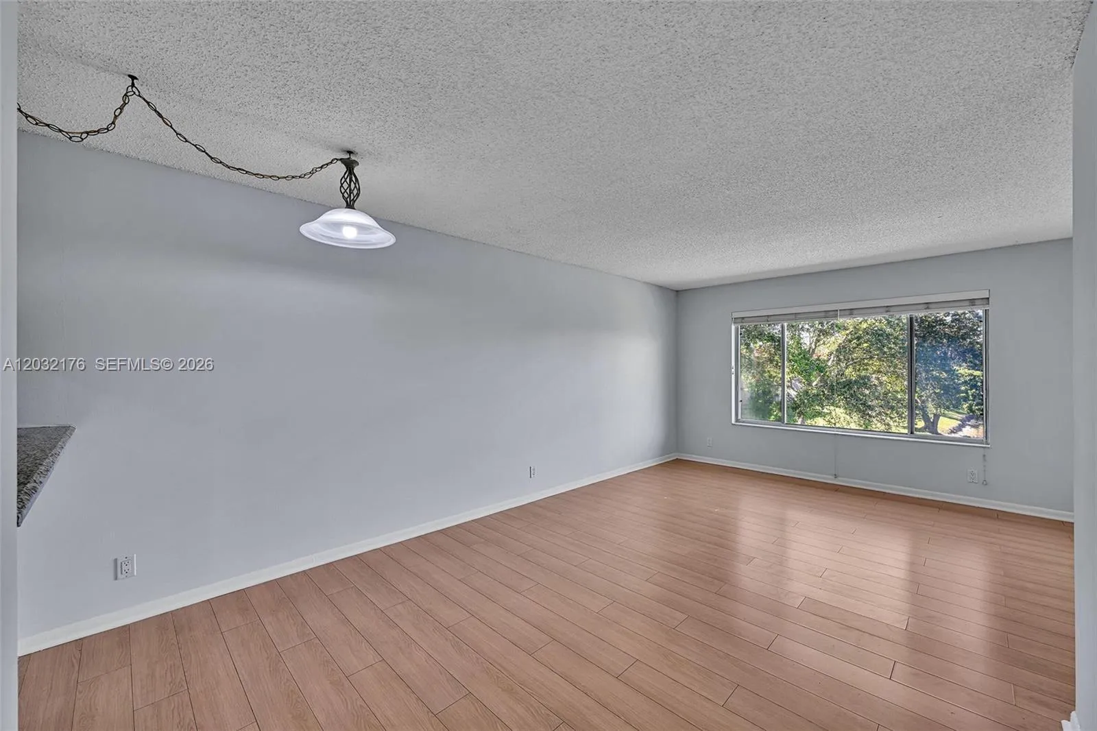 906 Twin Lakes Dr # J, Coral Springs FL 33071