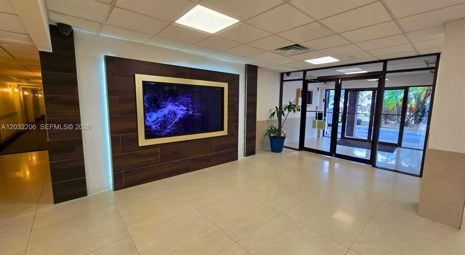 4164 Inverrary Dr # 204, Lauderhill FL 33319