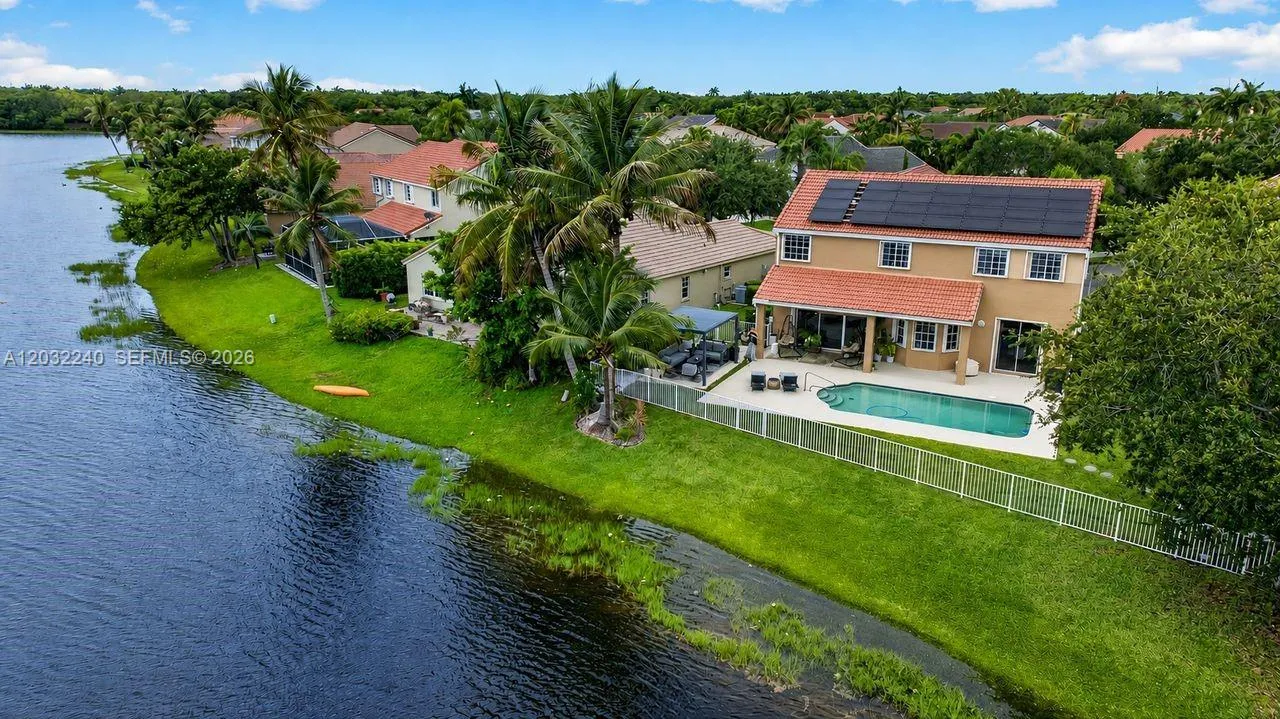 480 Cambridge Dr, Weston FL 33326