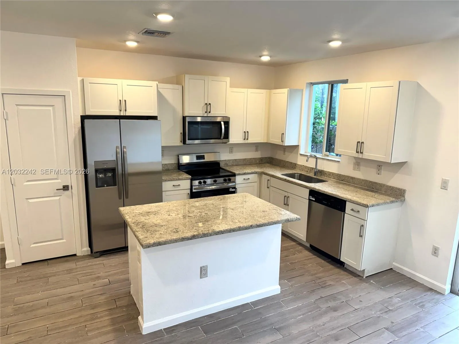 1019 SE 24th Ter, Homestead FL 33035